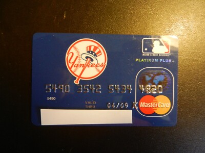 *N.Y. YANKEES PLATINUM PLUS MASTER CARD* RARE EXPIRED CREDIT CARD.  Exp. 4/09.