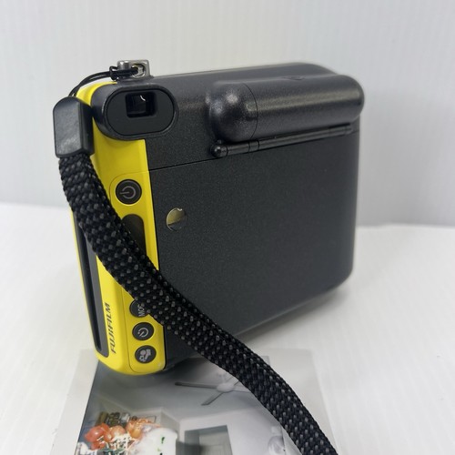 Fujifilm Instax Mini 70 Yellow – Includes 2 CR2 Batteries + Film Instant matic - Picture 3 of 10