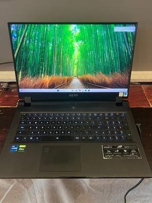 GIGABYTE AERO 17 XD HDR RP77 - 17'' 4K UHD i7-11800H RTX 3070 16GB 1TB NVMe W11P