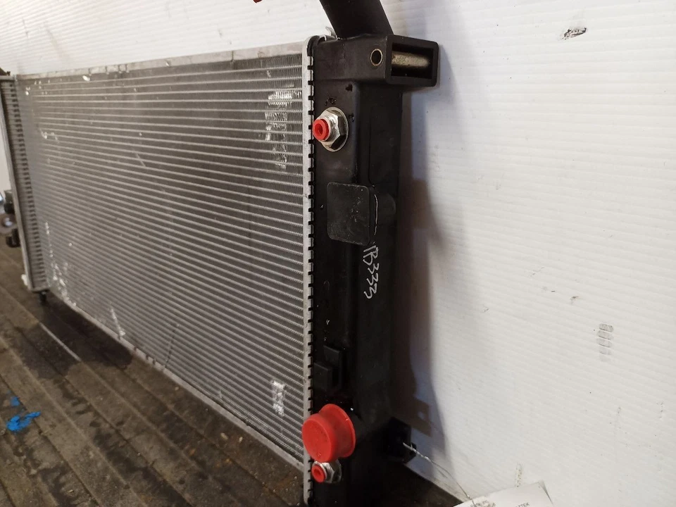 Radiador de 2003 Pontiac Aztek 3.4L AT 12055462 - Imagem 4 de 4