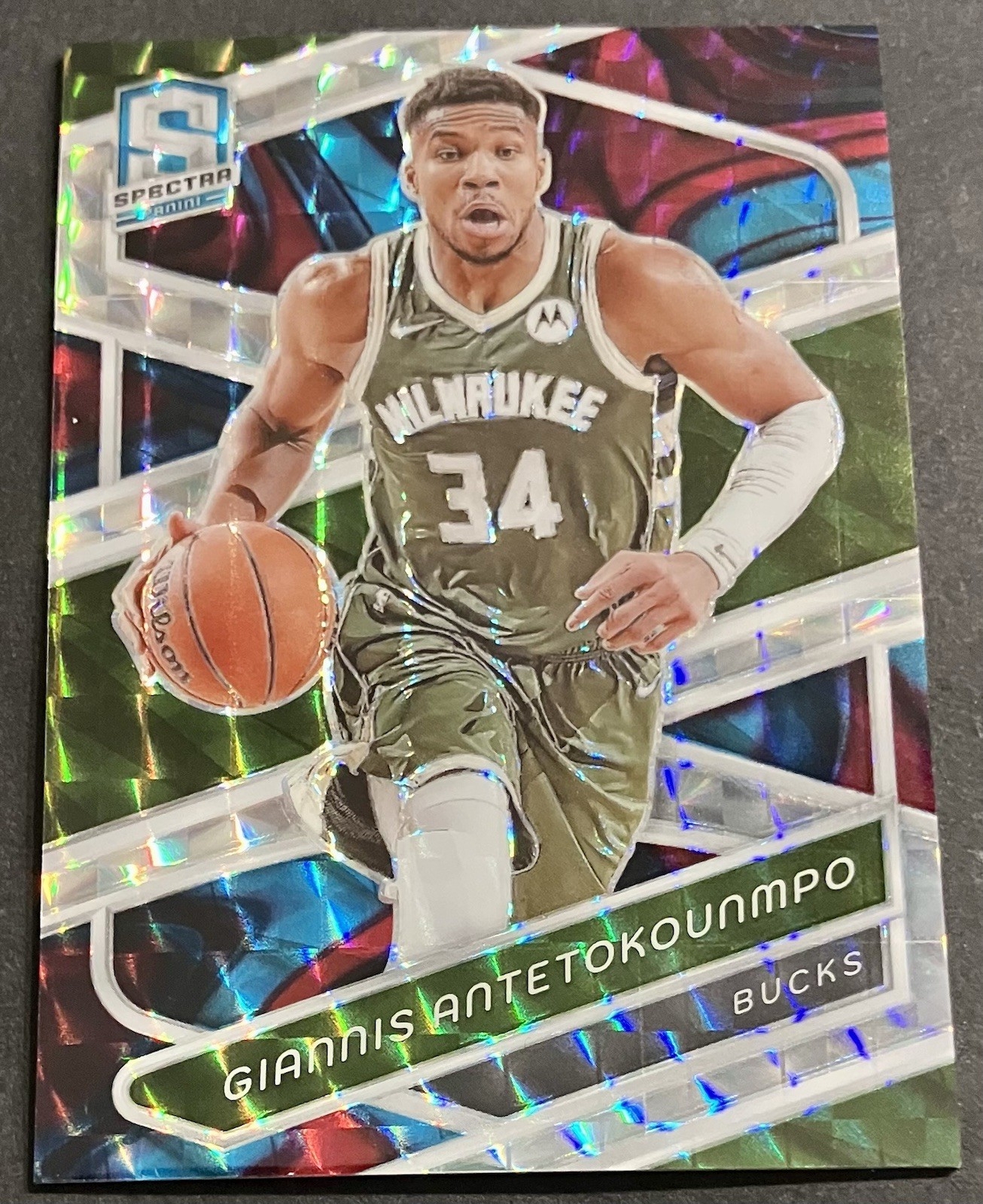 2023-24 Panini Spectra Interstellar #125 Giannis Antetokounmpo /99 Bucks