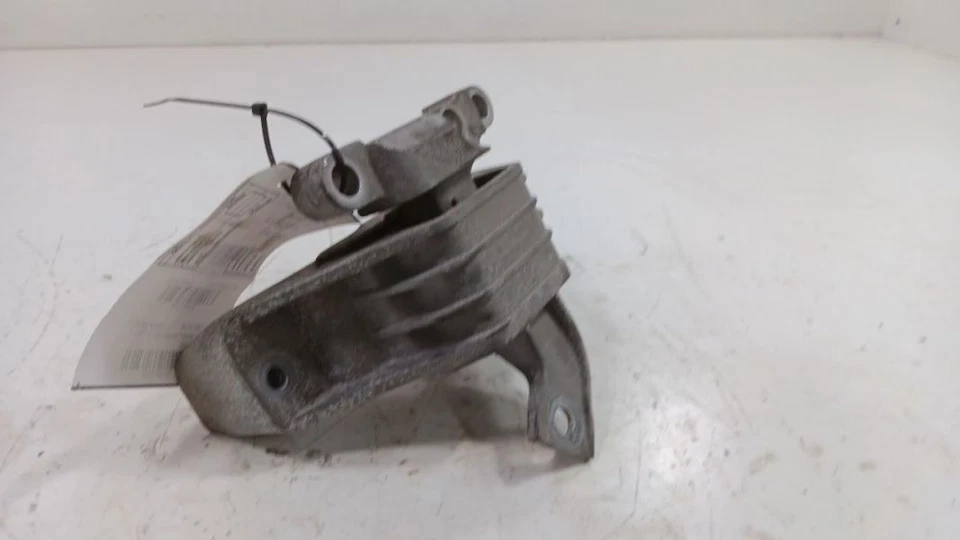 Chevy Volt Engine Motor Mount Right Passenger  2011 2012 2013 2014 2015 - Image 2 of 4