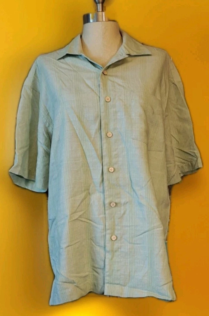 batik bay Checkered Green mens shirt medium Casual Button Down Short Sleeve