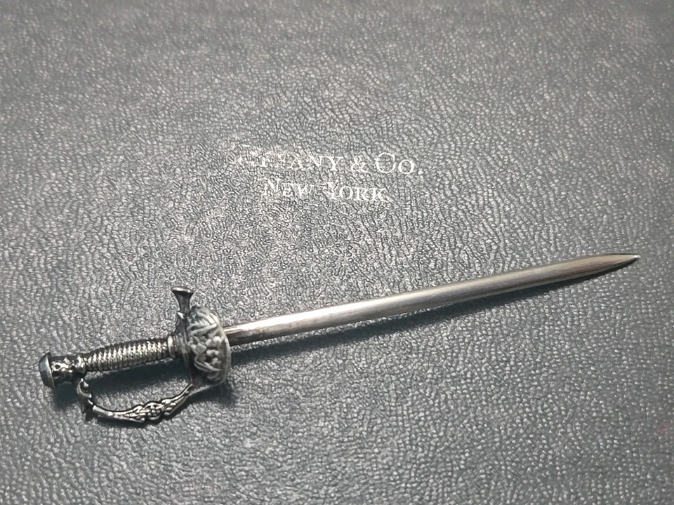 Palitos de azeitona em forma de espada de prata esterlina Tiffany & Co. - Imagem 2 de 4