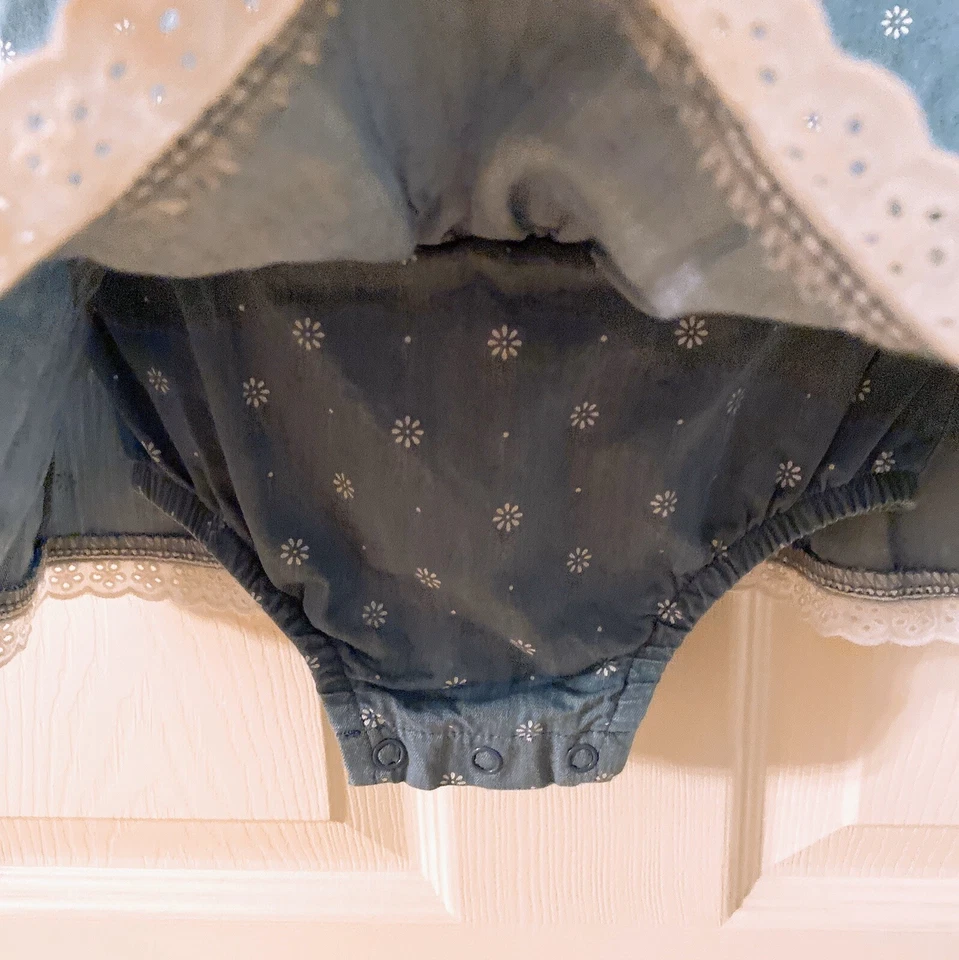 Calvin Klein Girls Size 18 Months Chambray Eyelet Trim One Piece Dress Headband - Image 4 of 4