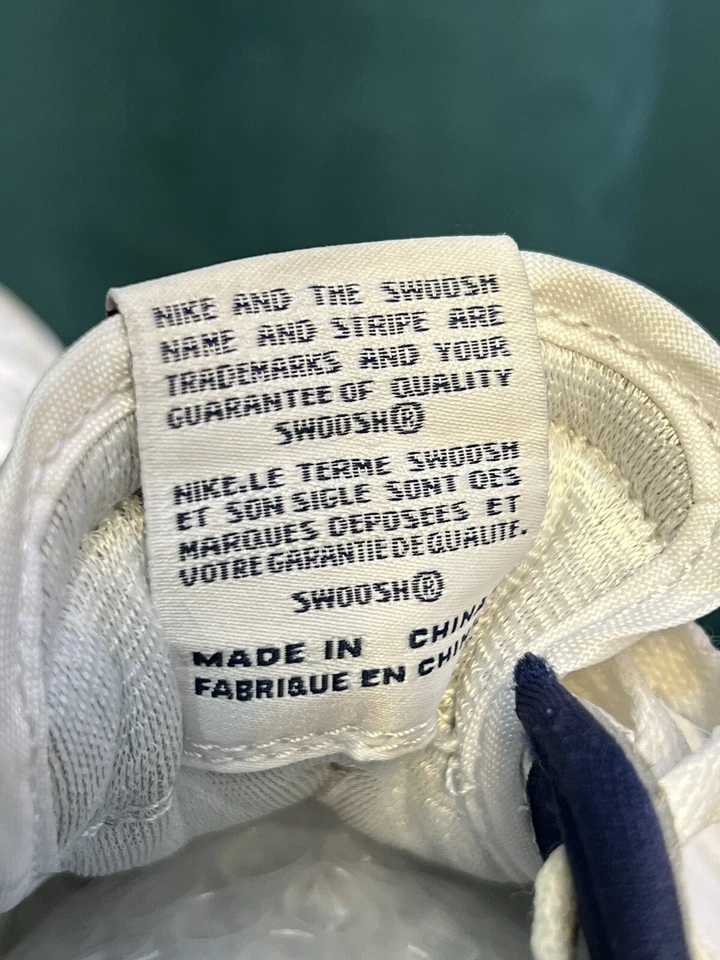 Air Jordan 1 Low Midnight Azul Marino Blanco Retro OG Talla 9.5 705329-106 Usado Foto 4 de 4