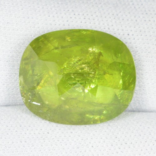 15.05 ct DAZZLING - MASSIVE INCLUSION NATURAL YELLOWISH GREEN SPHENE See Vdo PZ - Picture 2 of 2