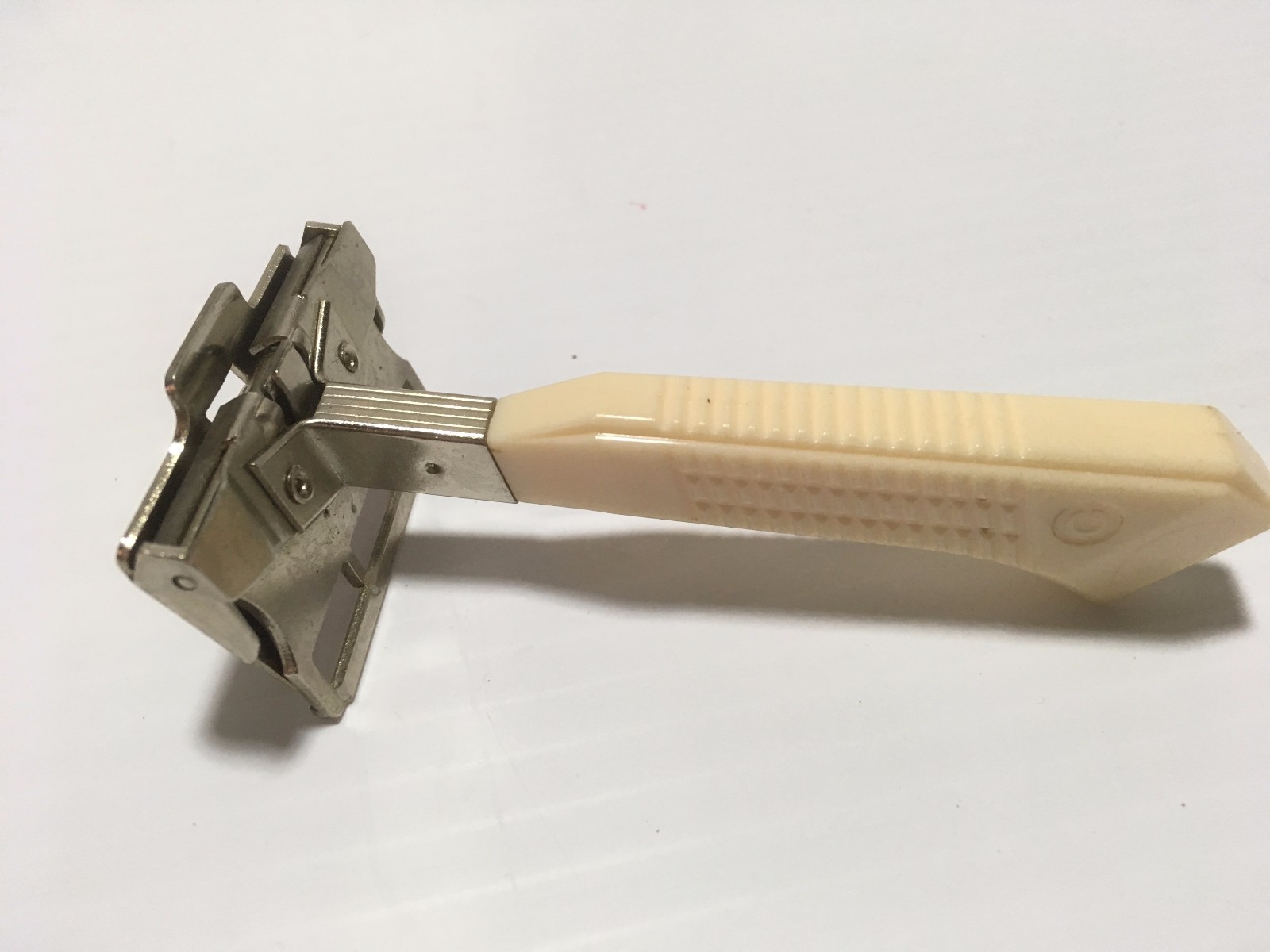 Plastic Handle Flip Open Top