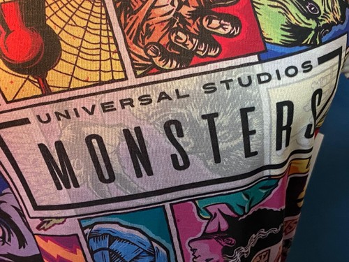 NWT Universal Studios Monsters T-Shirt Woman's Large Purple Monsterror Dracula - Picture 4 of 13