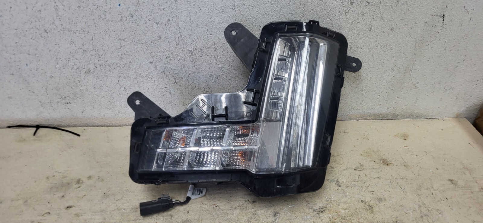 20152020 CADILLAC ESCALADE DAYTIME RUNNING LIGHT DRIVER SIDE LED OEM