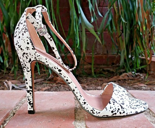 BCBGMAXAZRIA High Heel Strappy Sandals Size 11 M Black & White Flecked Embossed - Picture 1 of 7