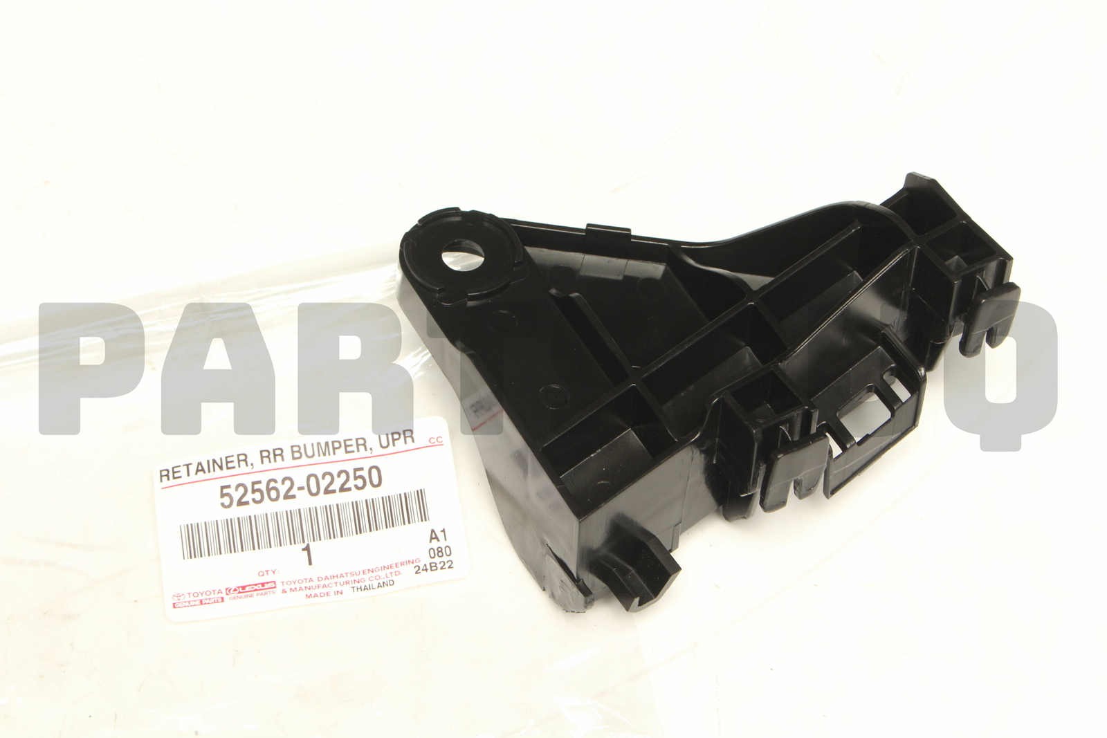 5256202250 Genuine Toyota RETAINER, REAR BUMPER, UPPER RH 52562