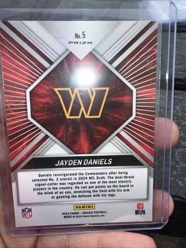 2024 Panini Mosaic Overdrive Jayden Daniels #5 Silver Prizm (RC) - Picture 2 of 2