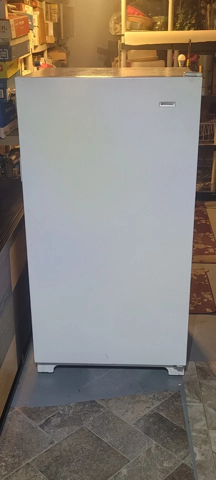 Frigidaire Upright Freezer MFU12M2GW0 28w 27d 15 Cu. Ft. - White - Image 2 of 4