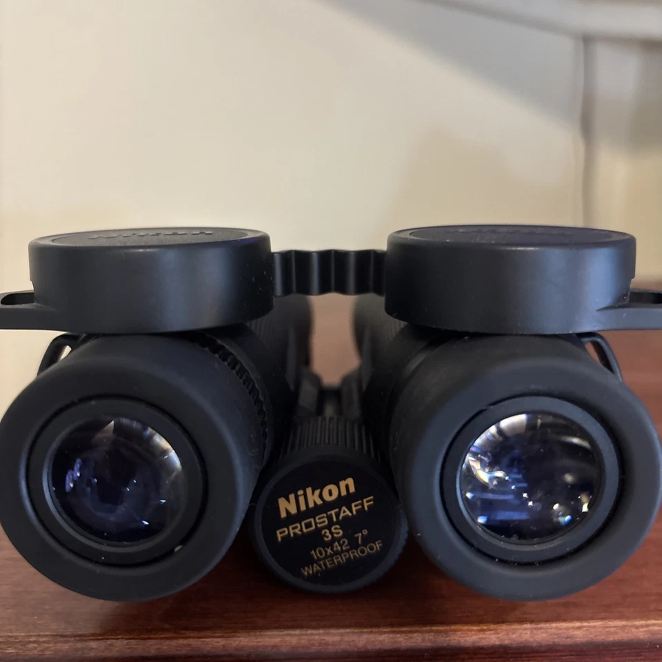 Binoculares Nikon Prostaff 3S 10x42mm con bolsa, tapas y arnés Cabelas Foto 4 de 4