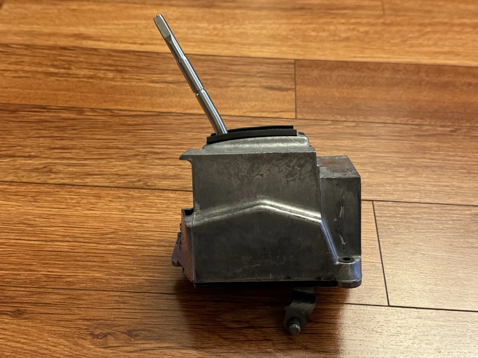 OEM 2003-2012 Mercedes-Benz R230 SL500 SL55 Floor Gear Shifter Selector Assembly - Image 2 of 4