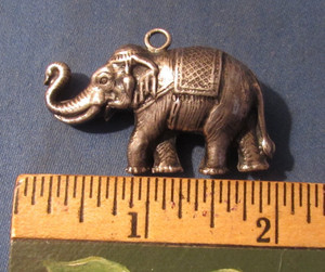 VINTAGE LARGE STERLING SILVER ELEPHANT PENDANT 2 X 1 INCHES 9 GRAMS