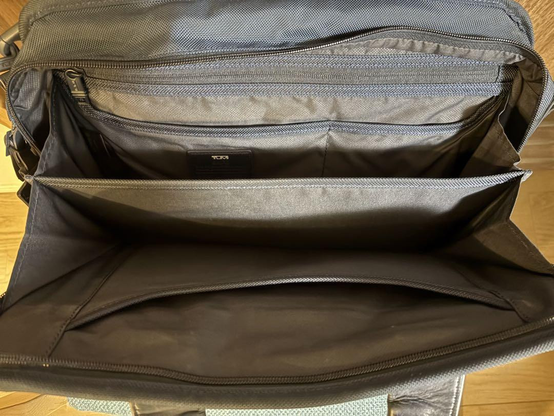 美品✨TUMI トゥミ SHIPS別注　26167NVSE ALPHA2 TUMI for SHIPS: 『ALPHA 2』 トートバッグ□｜シップスの通販
