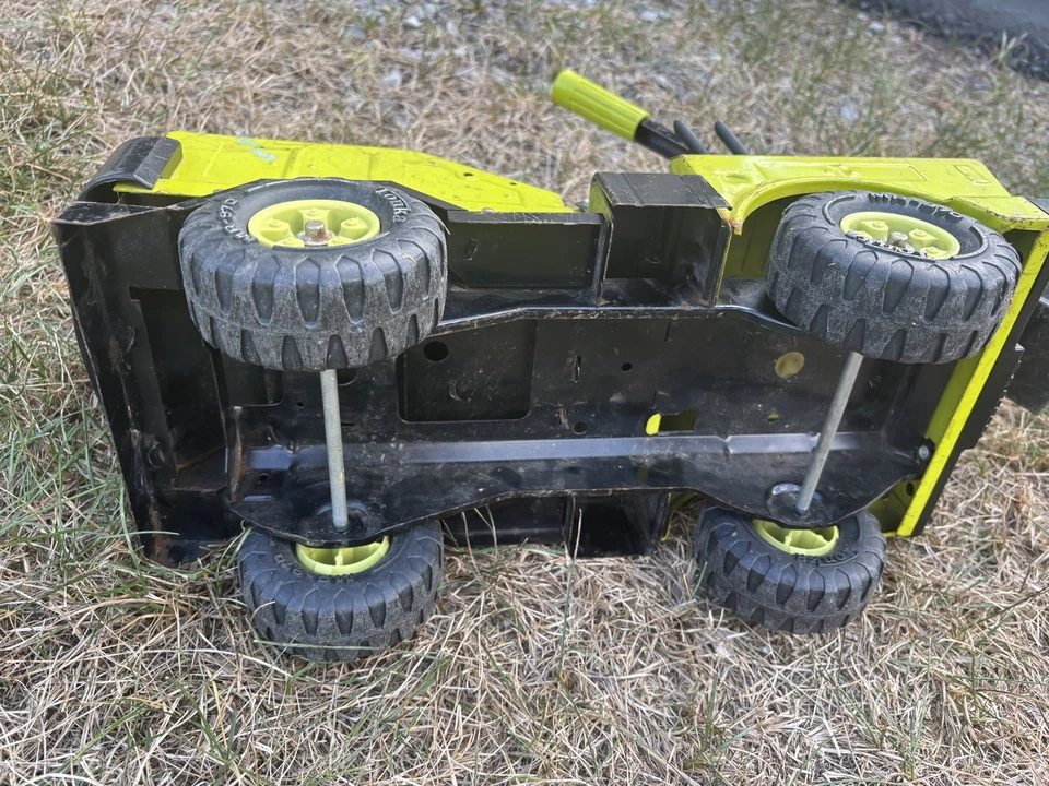 Green Tonka Mighty Shovel 3930  17” Pressed Steel  1970s Vintage Euclid Lime - Image 2 of 4