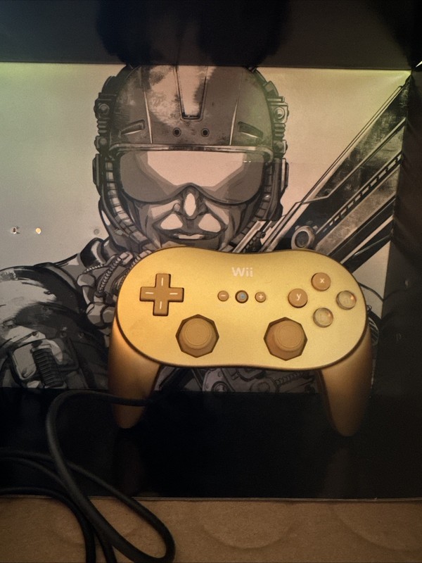 Wii Classic Pro Controller Gold RVL-005 Tested - OEM Nintendo GoldenEye 007