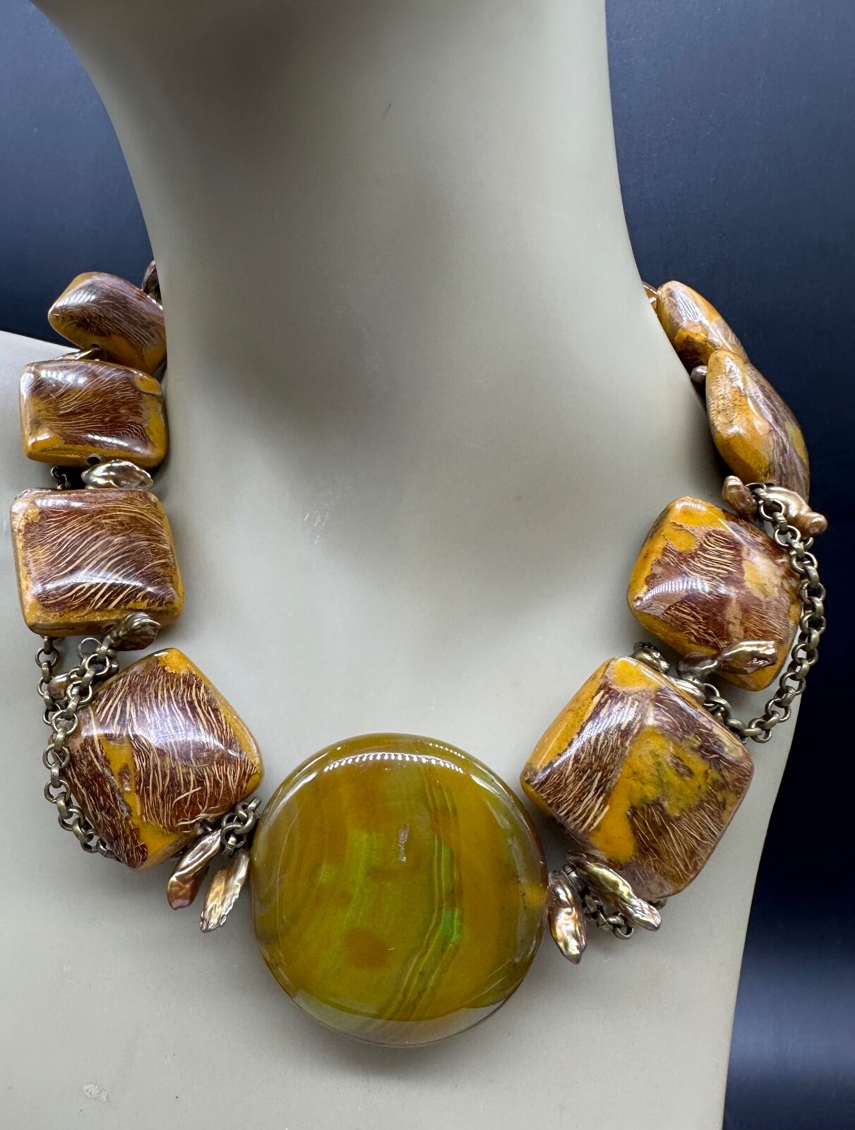 STATEMENT CHAIN SHELL AGATE RESIN MULTI BEAD FALL… - image 1