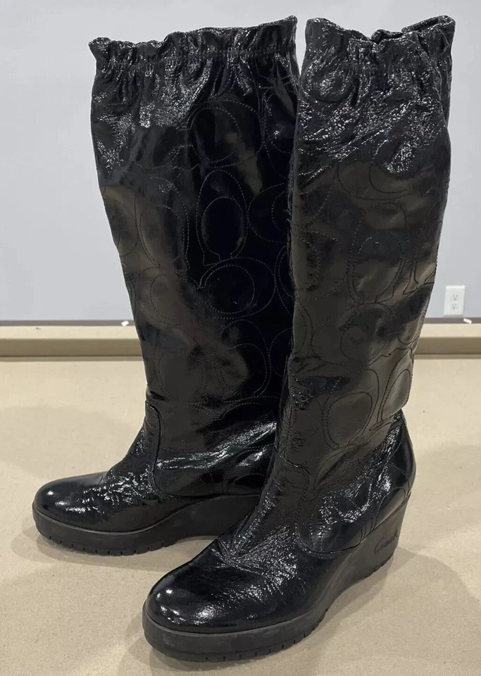 Botas negras COACH Ceejay Signature charol CCLogo costura cuña talla 9B Foto 3 de 4