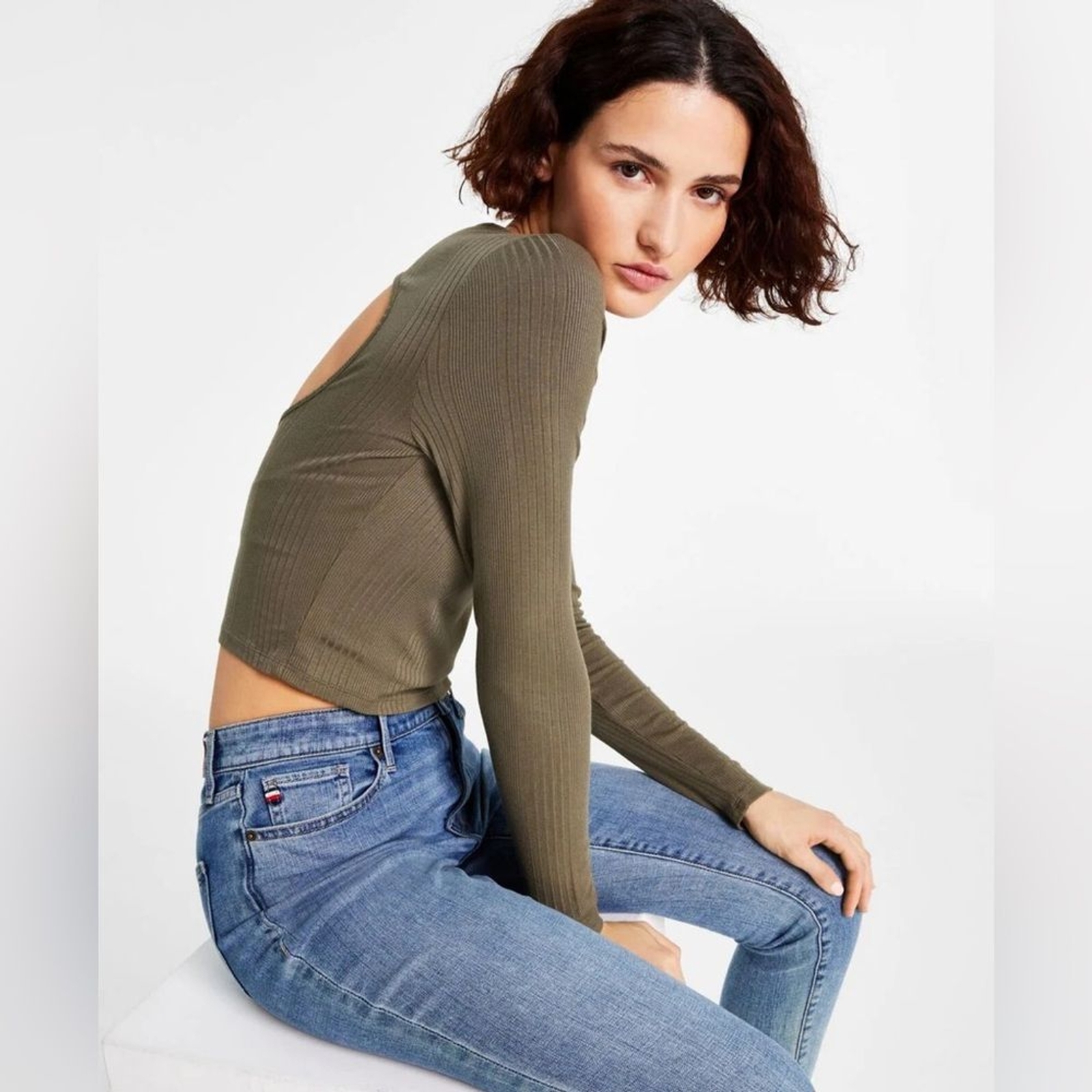Tommy Jeans Amherst Knit ladies long sleeve ribbed crop top with open back.