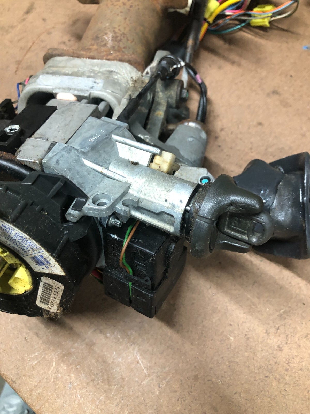 1995-98 Chevrolet K1500 Silverado Truck Steering Wheel Column