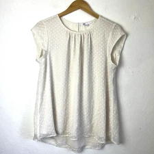 DR2 Women’s Blouse Size M Cap Sleeve Ivory Relaxed Fit Flowy easy care