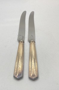 Silver-tone Dinner Knives 2 Piece Set Scroll Pattern Stainless Steel Blades