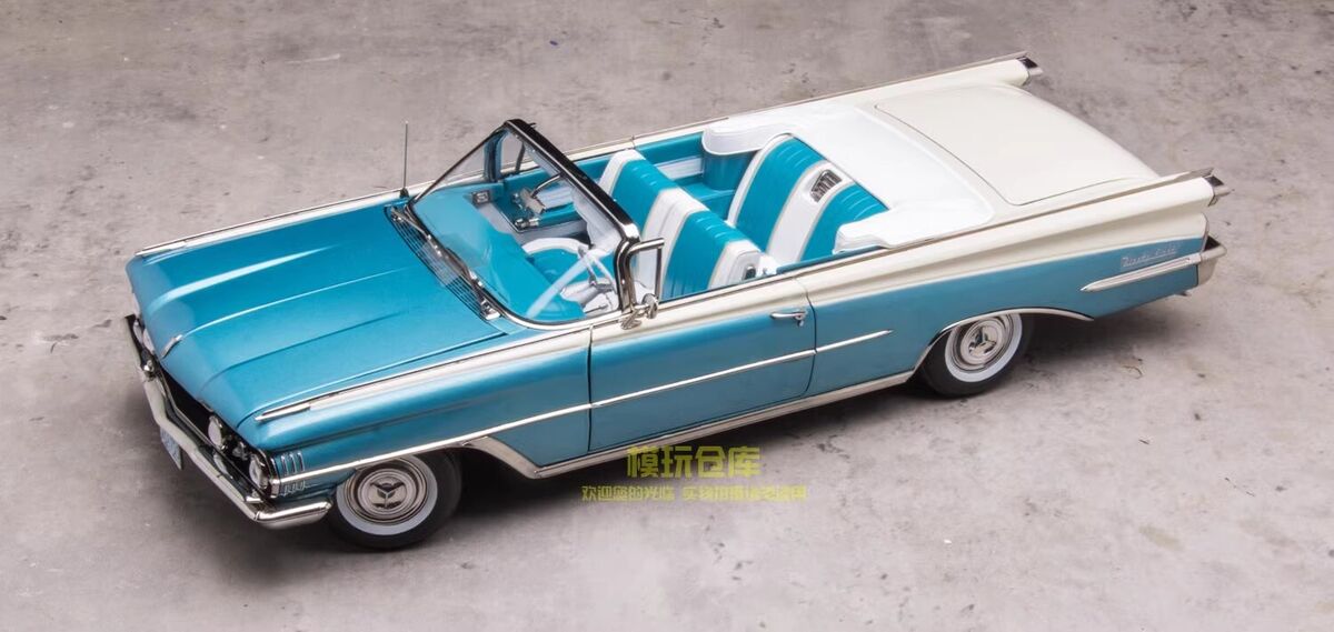 Sunstar 1/18 Oldsmobile 98 Diecast Model Car Platinum Sunstar 1/18 Oldsmobile 98 Diecast Model Car Platinum