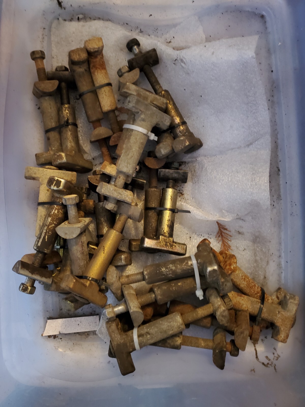 Mazda B2600i pickup Torsion Bar Bolts w/keys 2wd 19861993 B2000 B2200