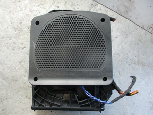 bmw 1 series subwoofer