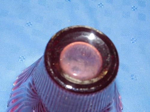 Fenton Deep Pink Vintage Vase scalloped rim of diff. heights ribbed bottom - Picture 3 of 3