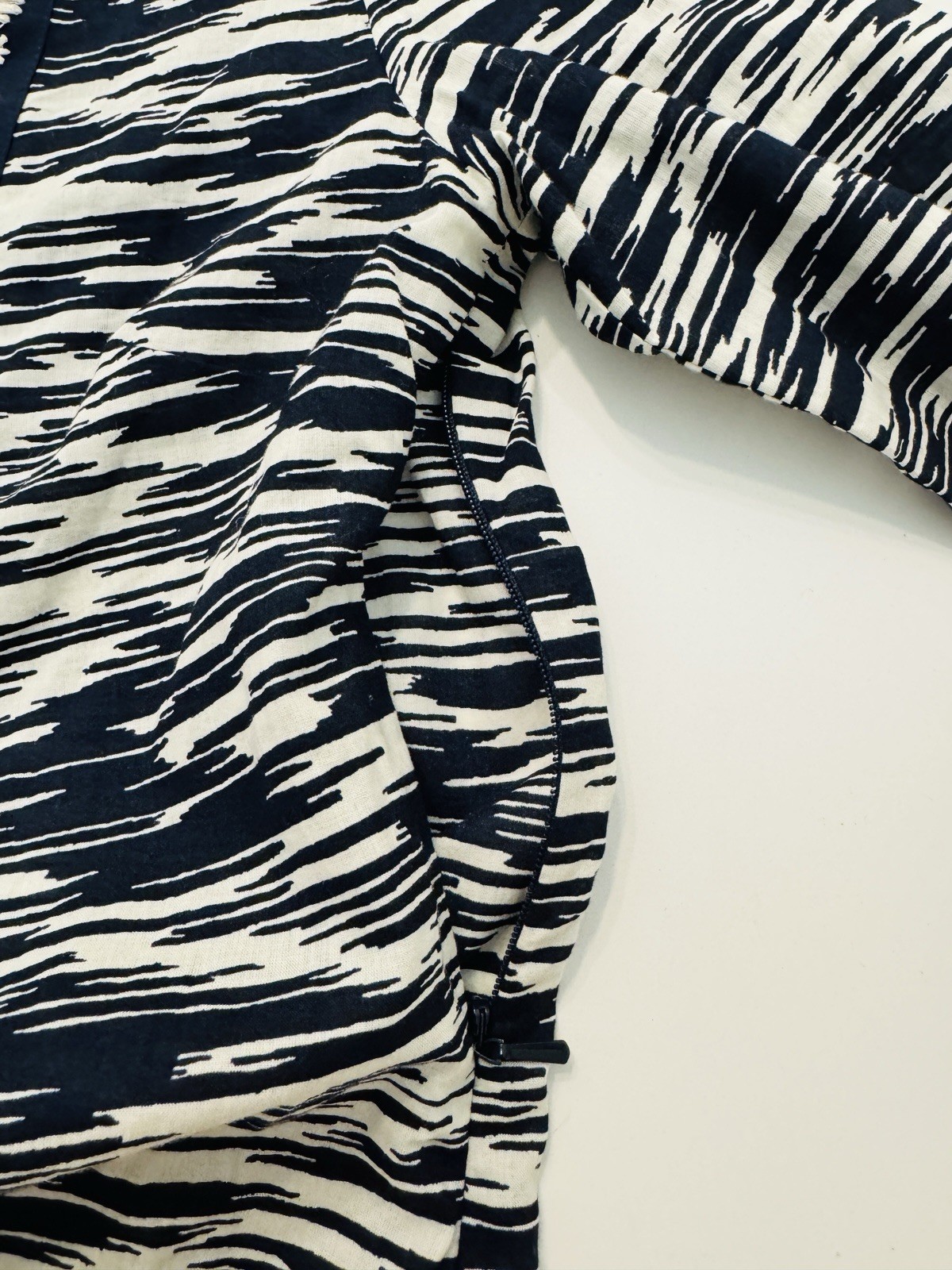 TORY BURCH Navy Space dye Long Sleeve Tunic Top Sz 2 Mirror Embellished Side Zip thumbnail 4