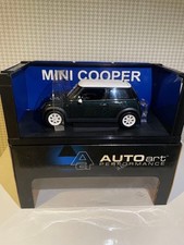 AUTOart MINI COOPER Diecast Model 1/18 Door Open Dark Green Authentic