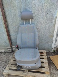 Volkswagen Caddy 2006 Fahrersitz PPE2851