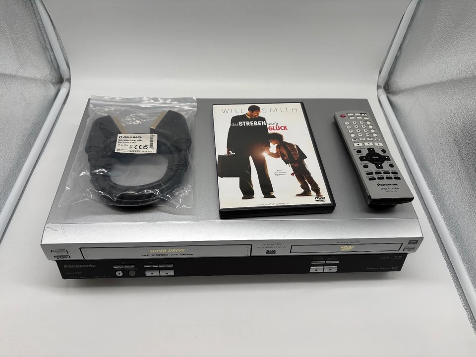 Panasonic NV-VP28 DVD VHS Combo +FB - Bild 2 von 4
