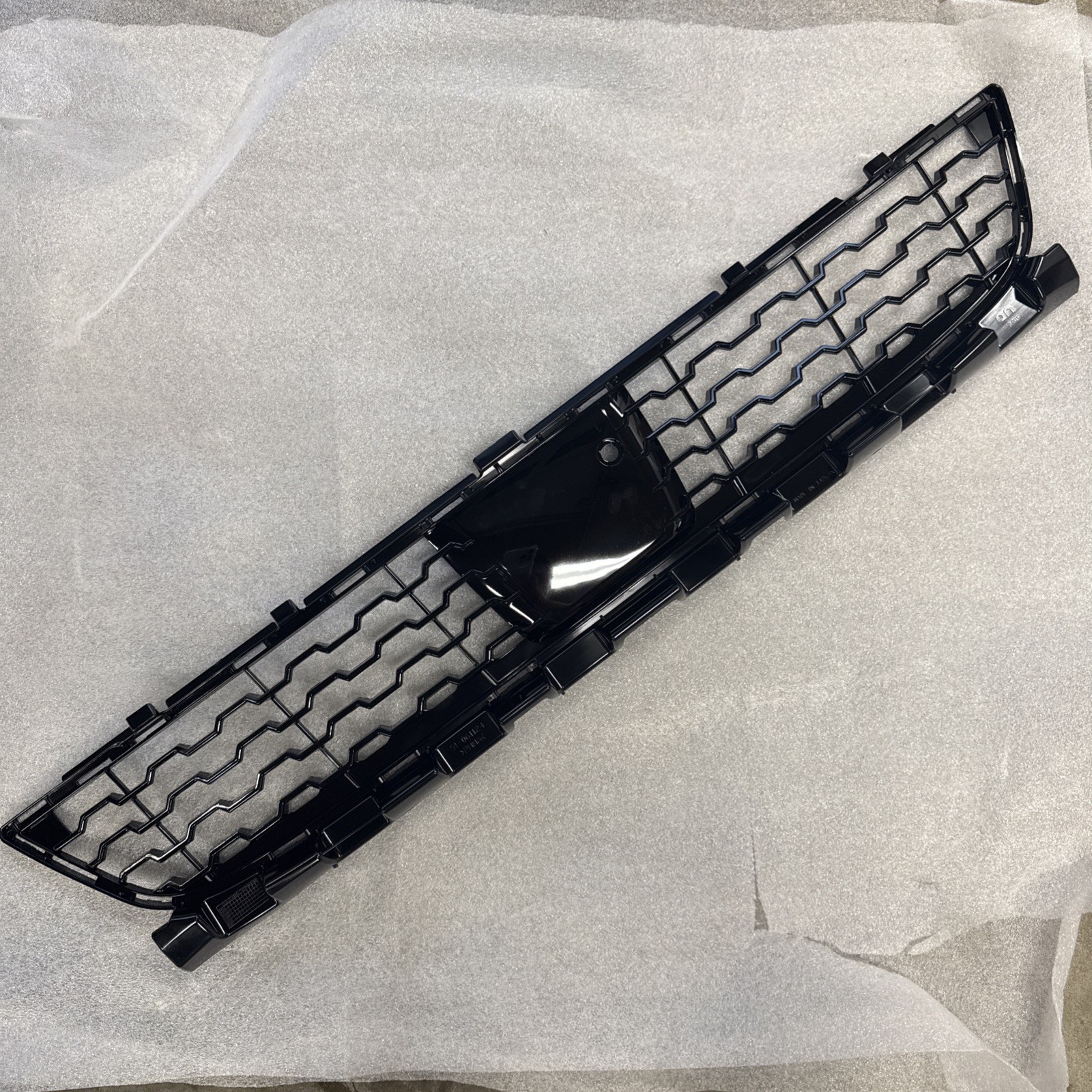 Front Lower Grille For BMW 740i, 750i, 750i xDrive 51118061124