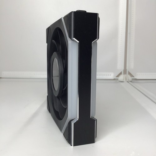 Lian Li UNI Fan SL LCD Wireless 120 Triple Pack Reverse Blade - Picture 12 of 14