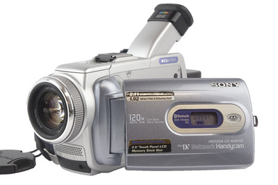 Sony DCR-TRV80E MiniDV Megapixel Handycam Camcorder mit 3,5'' LCD +DV-IN/OUT ''TOP