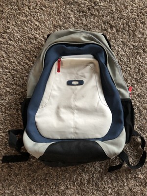 oakley grey backpack