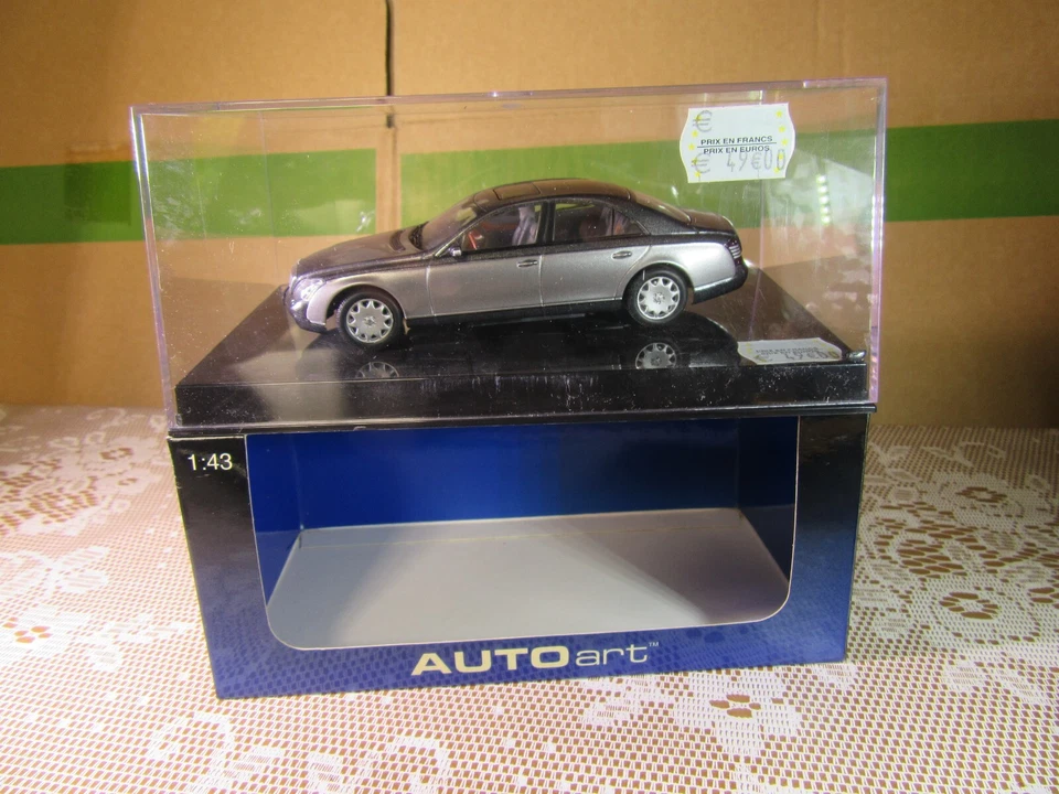 697Y AutoArt 56163 Maybach 57 SWB 2005 Grigio Metallizzato 1:43 + Scatola - Immagine 3 di 4