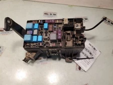 Fuse Box Engine 4 Cylinder 2TRFE Engine Thru 9/07 Fits 05-08 TACOMA 33067