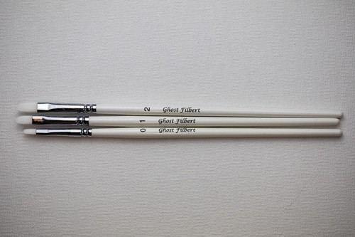 Ghost Filbert Nylon Paint Brush Set For Miniatures - Picture 2 of 3