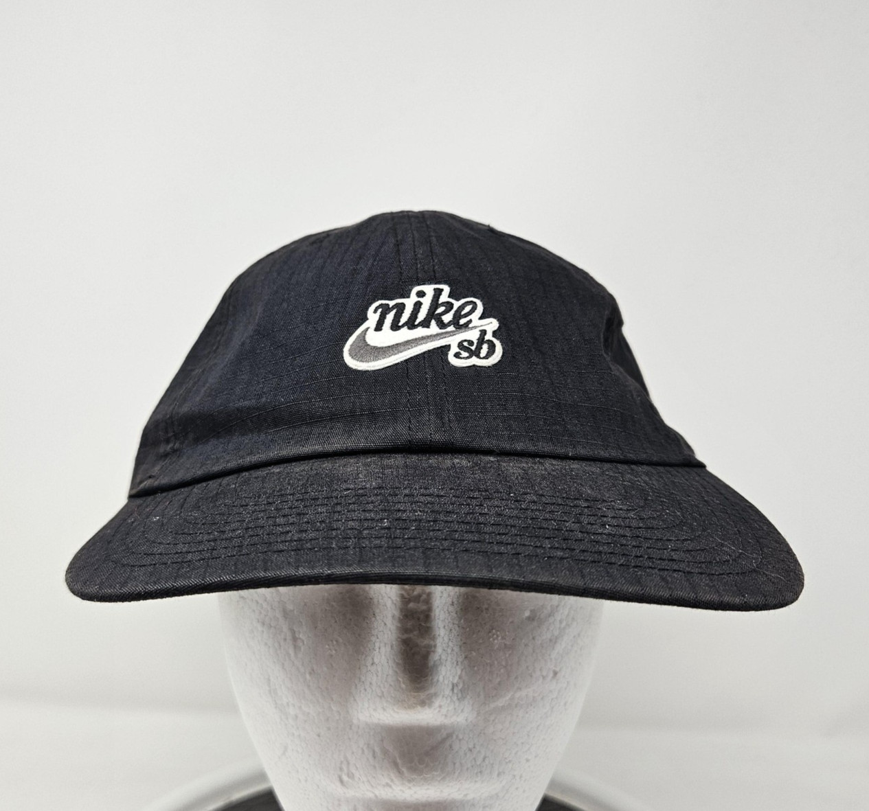 Nike SB Hat Cap Strap Back Black Heritage86 Dri-FIT Ripstop Skateboarding Mens