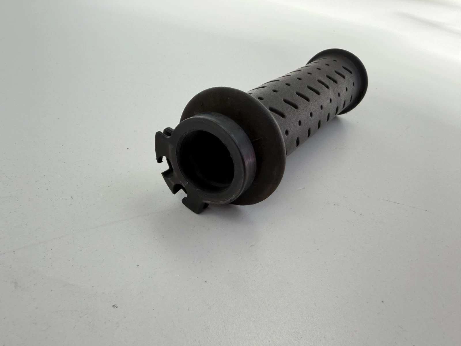 Triumph | Various Models | OEM | Handlebar Grip RH, Throttle | T2040254