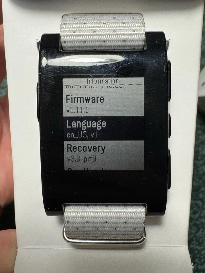Pebble Smart Watch mit E-Ink Display - Bild 2 von 4
