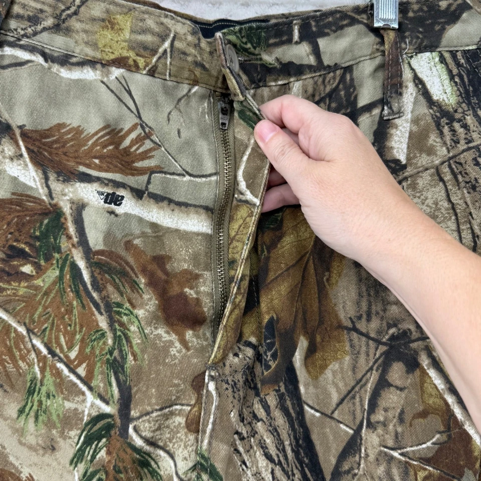 Realtree Mens XL Camo Hunting Cargo Pants Drawstring Bottoms 40 42 - Image 2 of 4