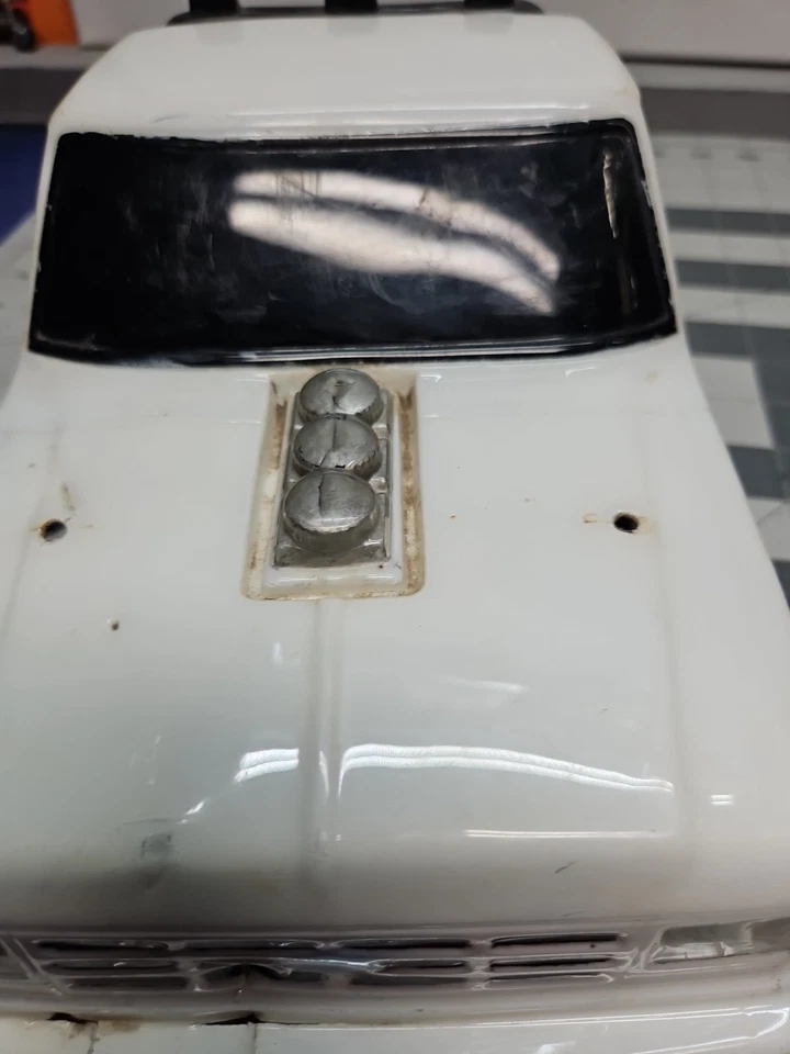 Parma?  1/10 scale  ford  PU body Rare  Single Cab  Body Only 87 F150 long bed - Image 2 of 4